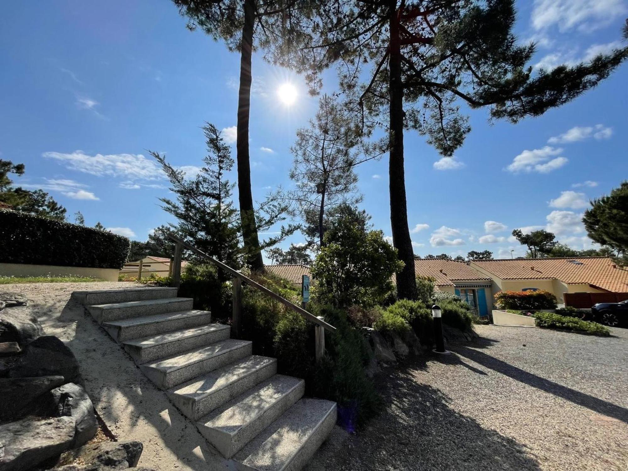 Maison Avec Piscine Et Jardin A Saint Jean De Monts - Ideale Familles, Proche Plages Et Foret - Fr-1-323-440 Villa Exterior photo