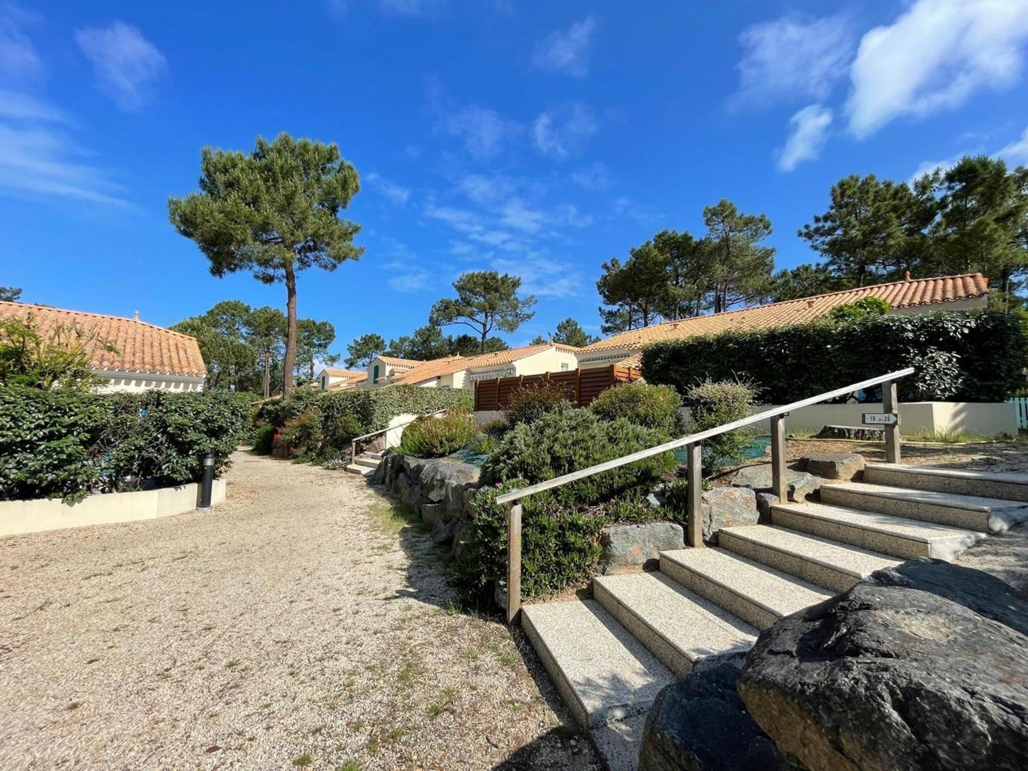 Maison Avec Piscine Et Jardin A Saint Jean De Monts - Ideale Familles, Proche Plages Et Foret - Fr-1-323-440 Villa Exterior photo